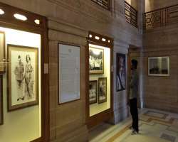 The palace features three parts, the Royal family?s residence, museum, and the Taj Palace hotel. A museum inside the palace exhibits the history of th